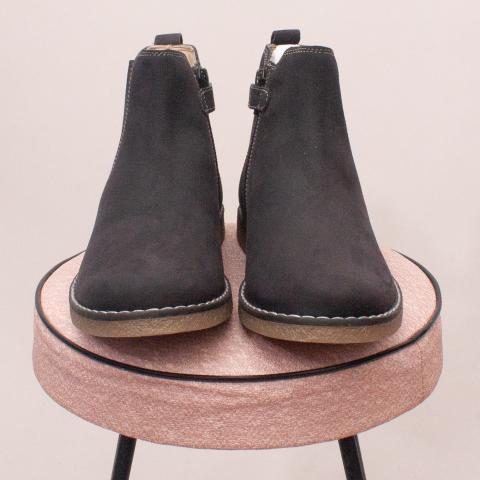 Clarks Black Suede Boots - Size EU 34 (Age 7 Approx.) "Brand New"