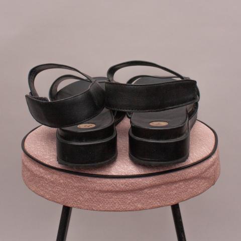 ZU Leather Sandals - US 7