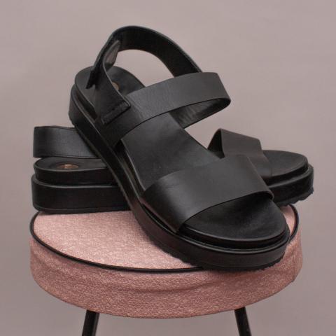 ZU Leather Sandals - US 7