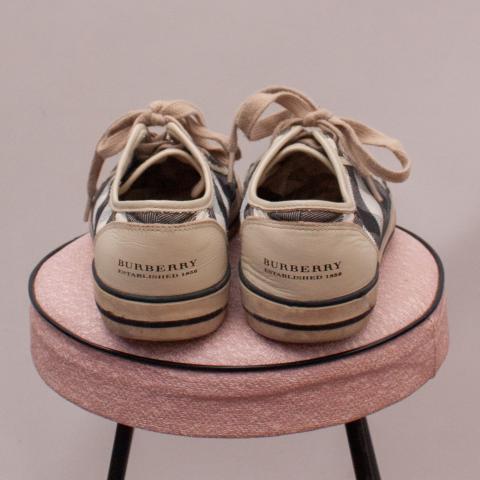 Burberry Check Lace Up's - EU 37