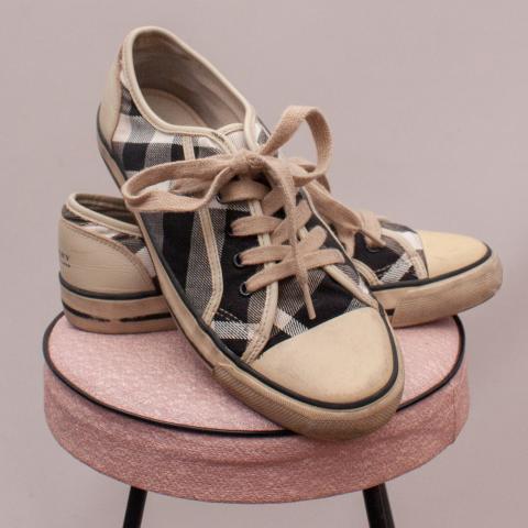 Burberry Check Lace Up's - EU 37