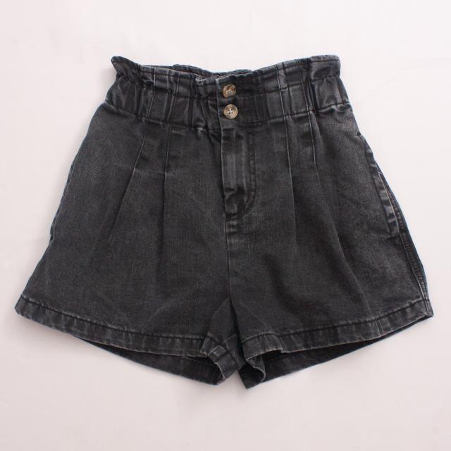 Seed Pleated Denim Shorts