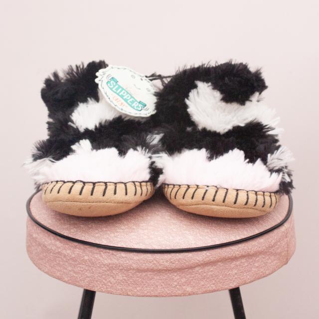 Hatley Fuzzy Cow Slippers - M (Age 3-6 Approx.) "Brand New"